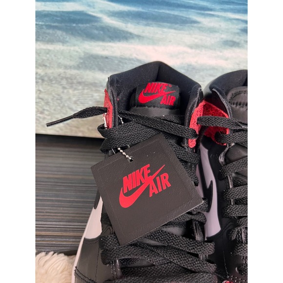 👟Nike Air Jordan 1 Retro High OG Chenille Varsity Red Shoes Womens size 10 1/2 - Picture 3 of 12